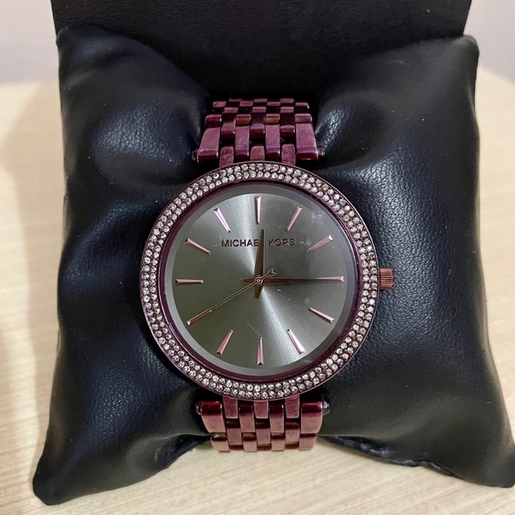 Michael Kors Woman’s ‘Darci’ Plum Watch - Picture 5 of 6